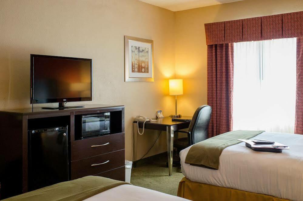 Holiday Inn Express & Suites - Oxford By Ihg Exterior foto